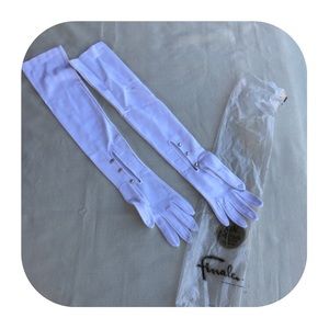 Finale women’s white gloves